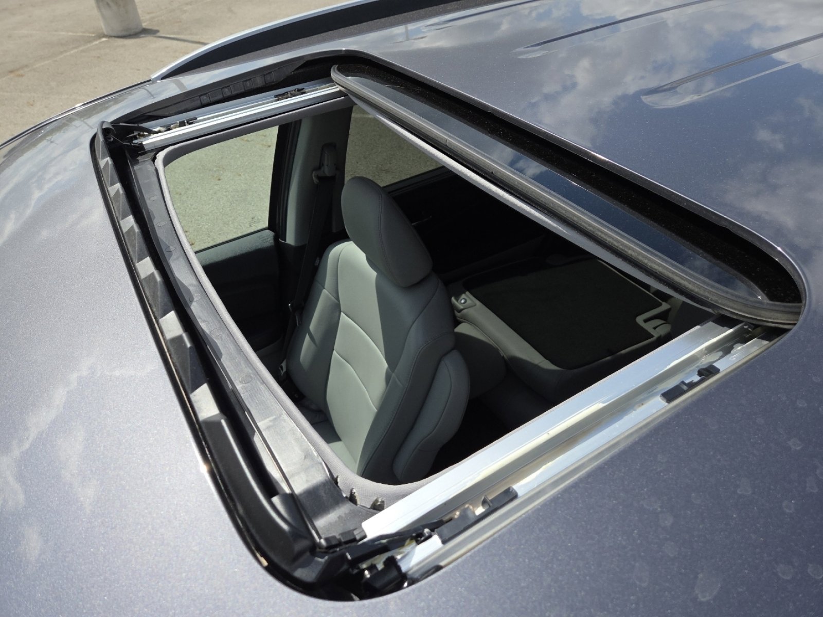 Used 2021 Honda Pilot Touring image 3