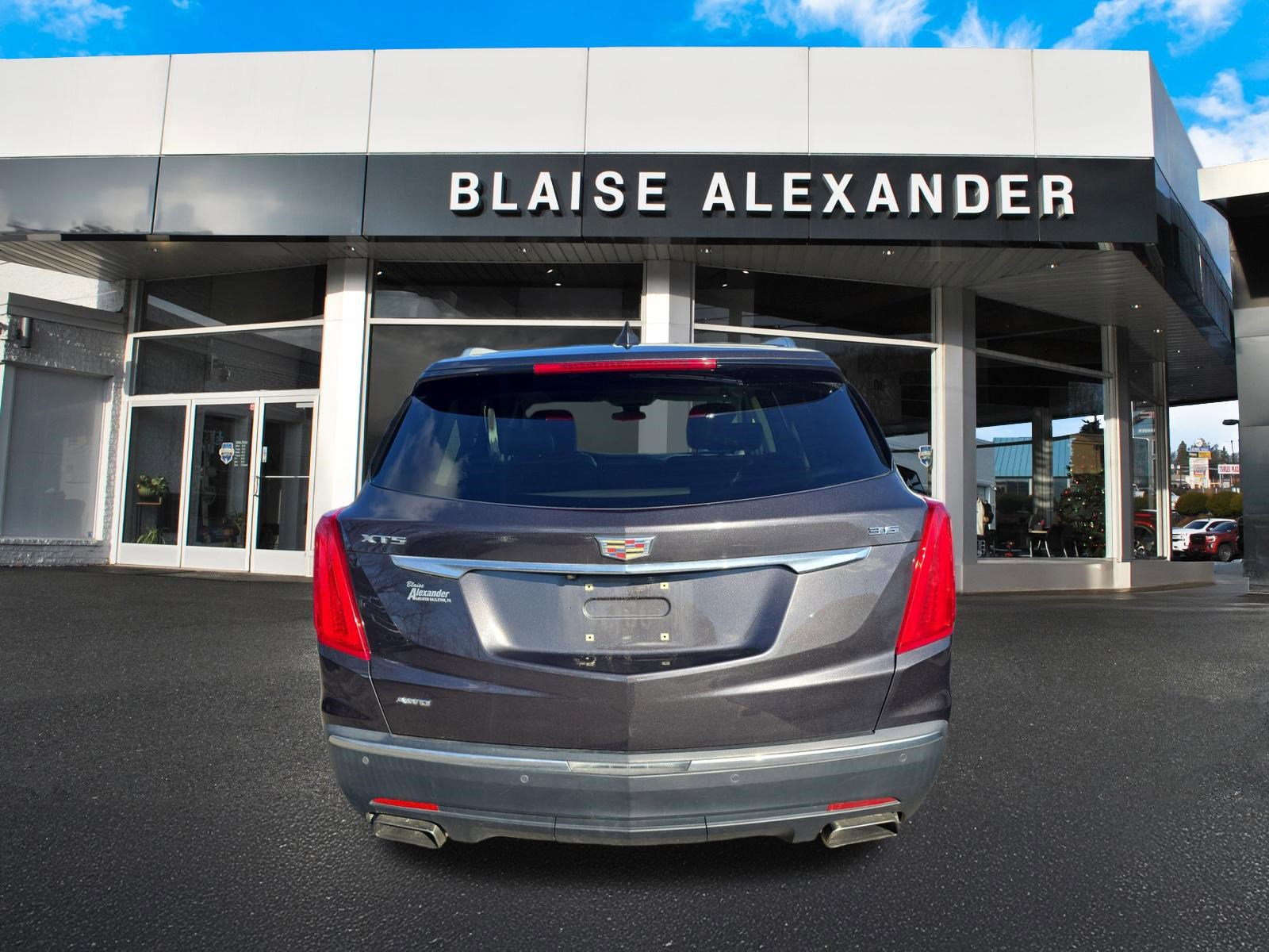 Used 2018 Cadillac XT5 Luxury w/ Driver Awareness Package video 4