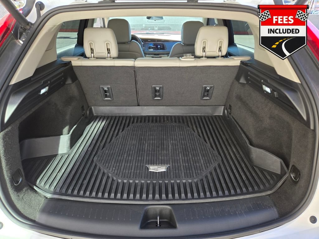 Used 2023 Cadillac XT4 Luxury w/ Cold Weather Package FWD image 19