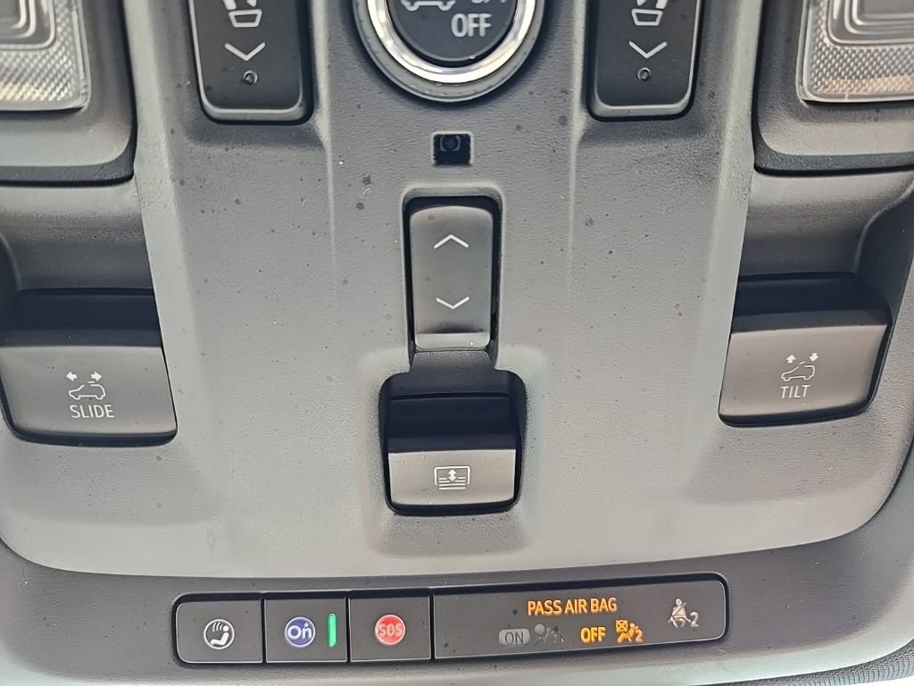 Used 2025 Chevrolet Suburban High Country AWD/4WD image 44