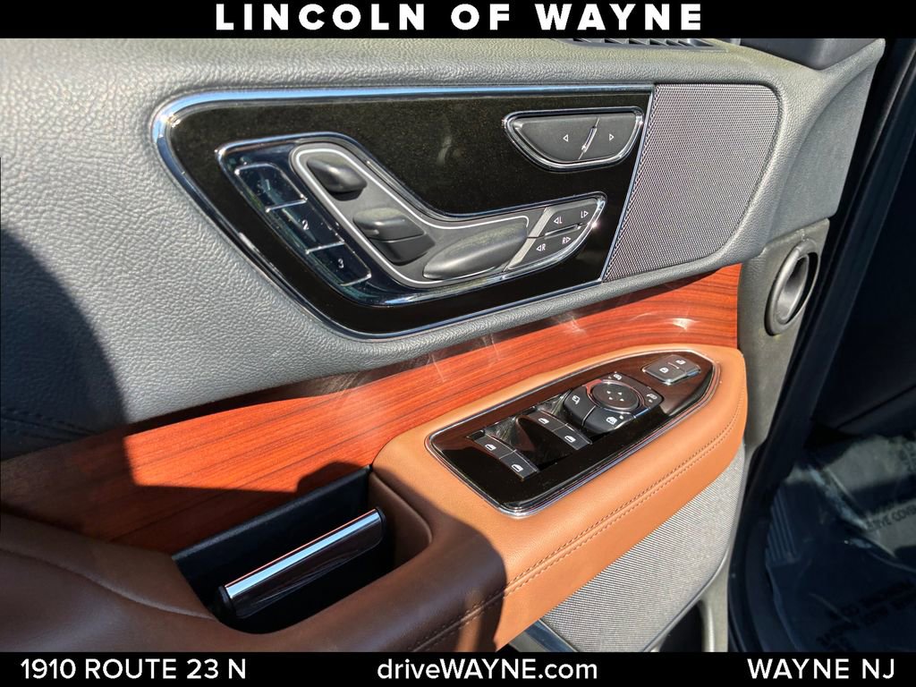Used 2023 Lincoln Navigator Reserve AWD/4WD image 14