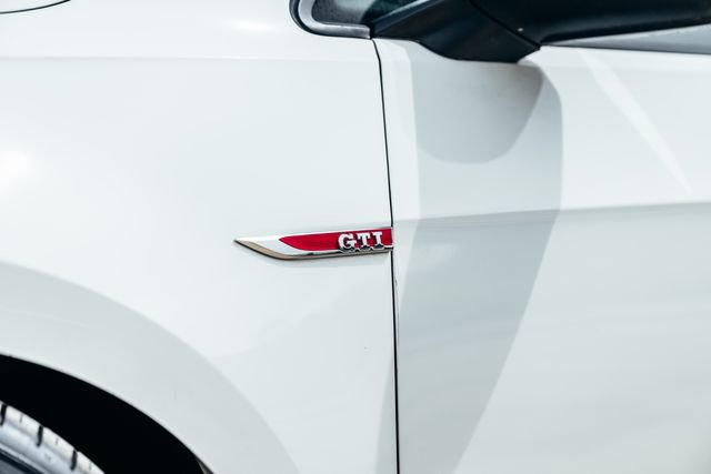 Used 2019 Volkswagen GTI SE FWD image 32