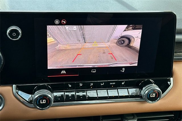 Used 2025 GMC Canyon AT4 image 3