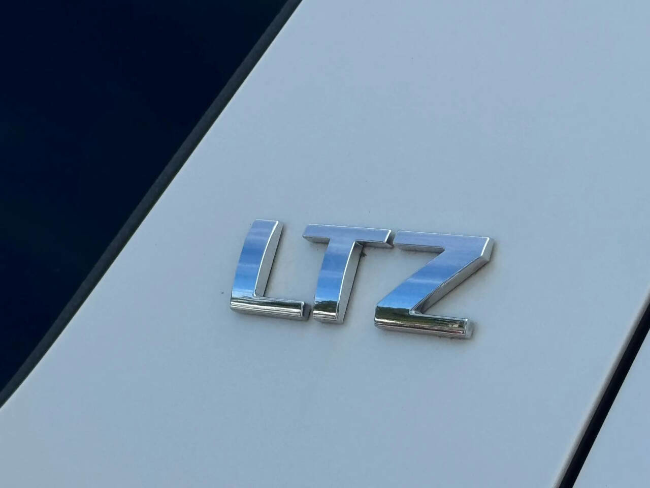 Used 2011 Chevrolet Tahoe LTZ AWD/4WD image 46