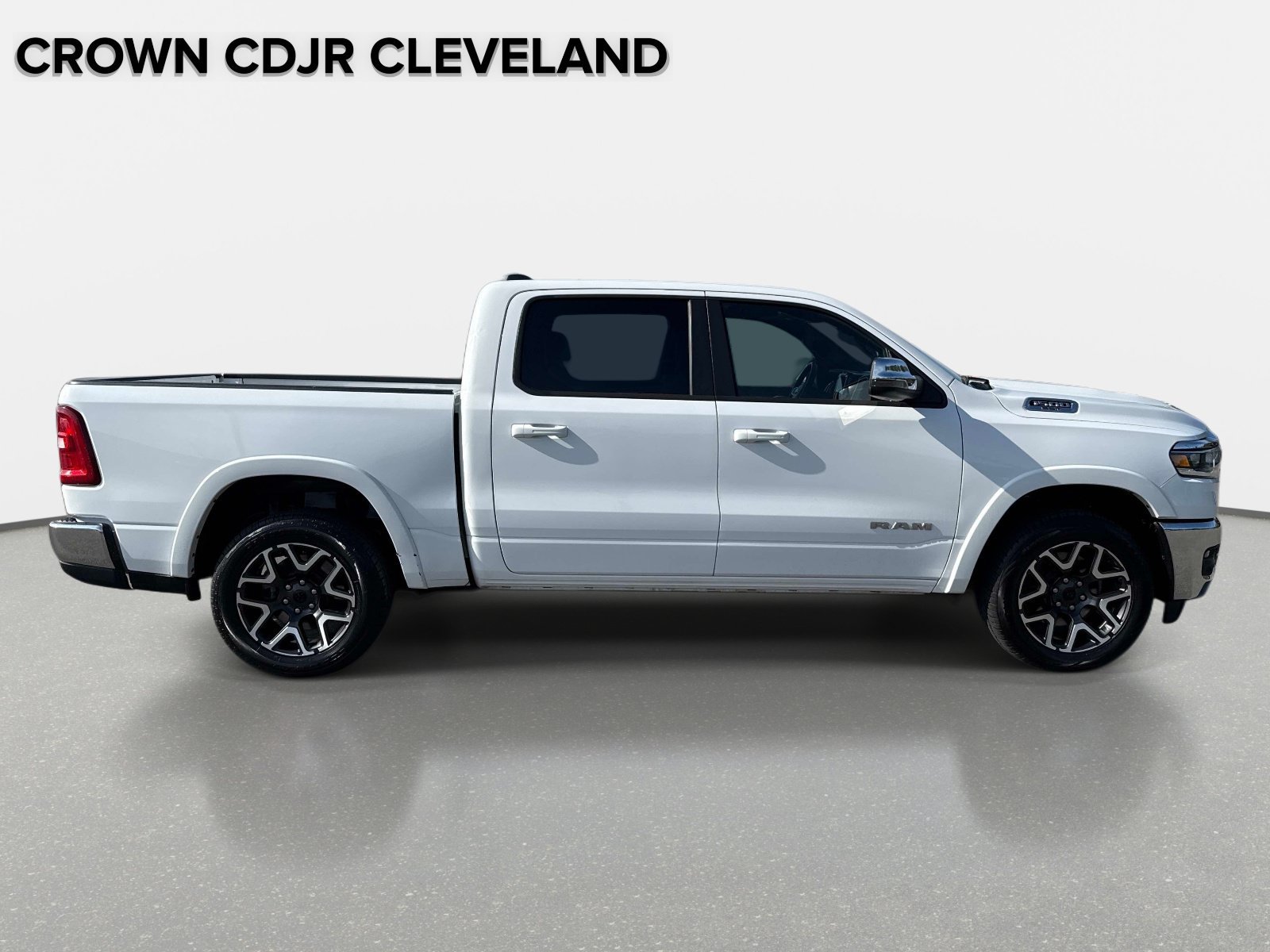 Certified 2025 RAM 1500 Laramie AWD/4WD image 3