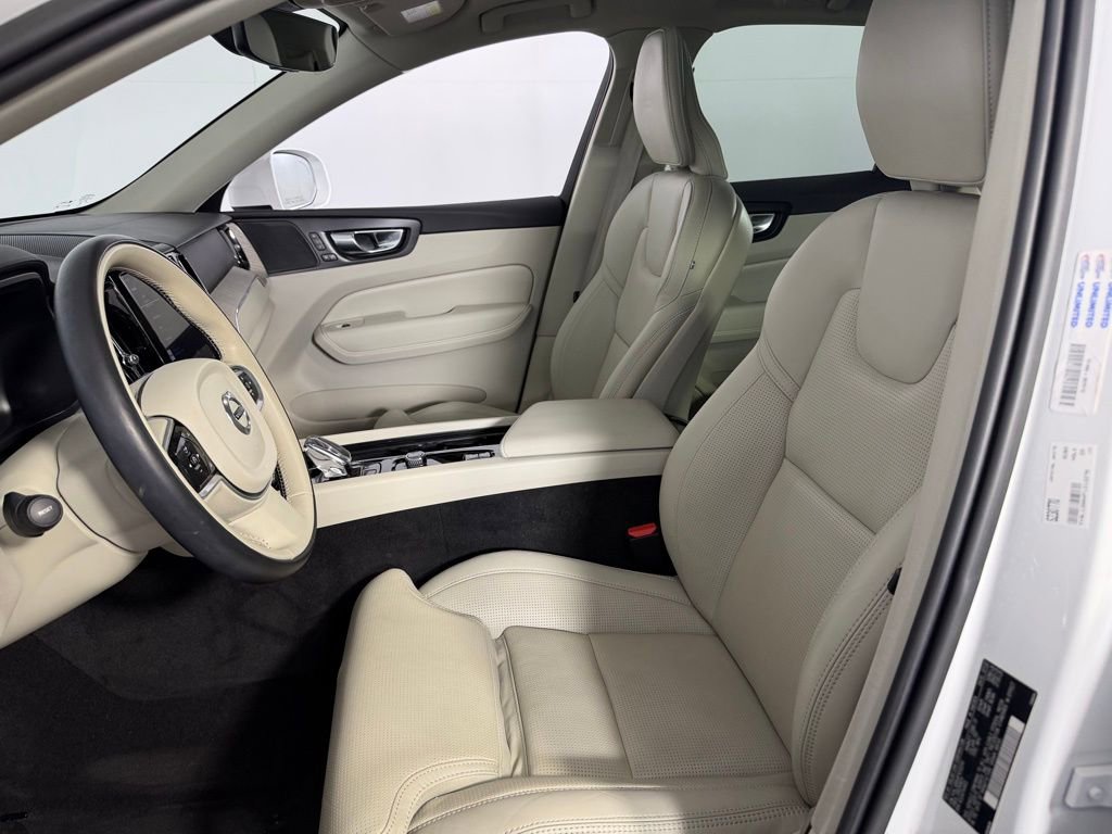 Used 2023 Volvo XC60 B5 Ultimate w/ Climate Package image 22