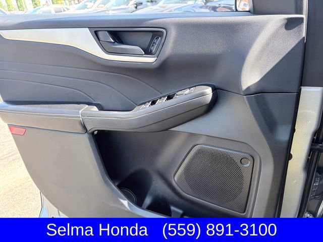 Used 2022 Ford Escape SE w/ SE Sport Appearance Package AWD/4WD image 13