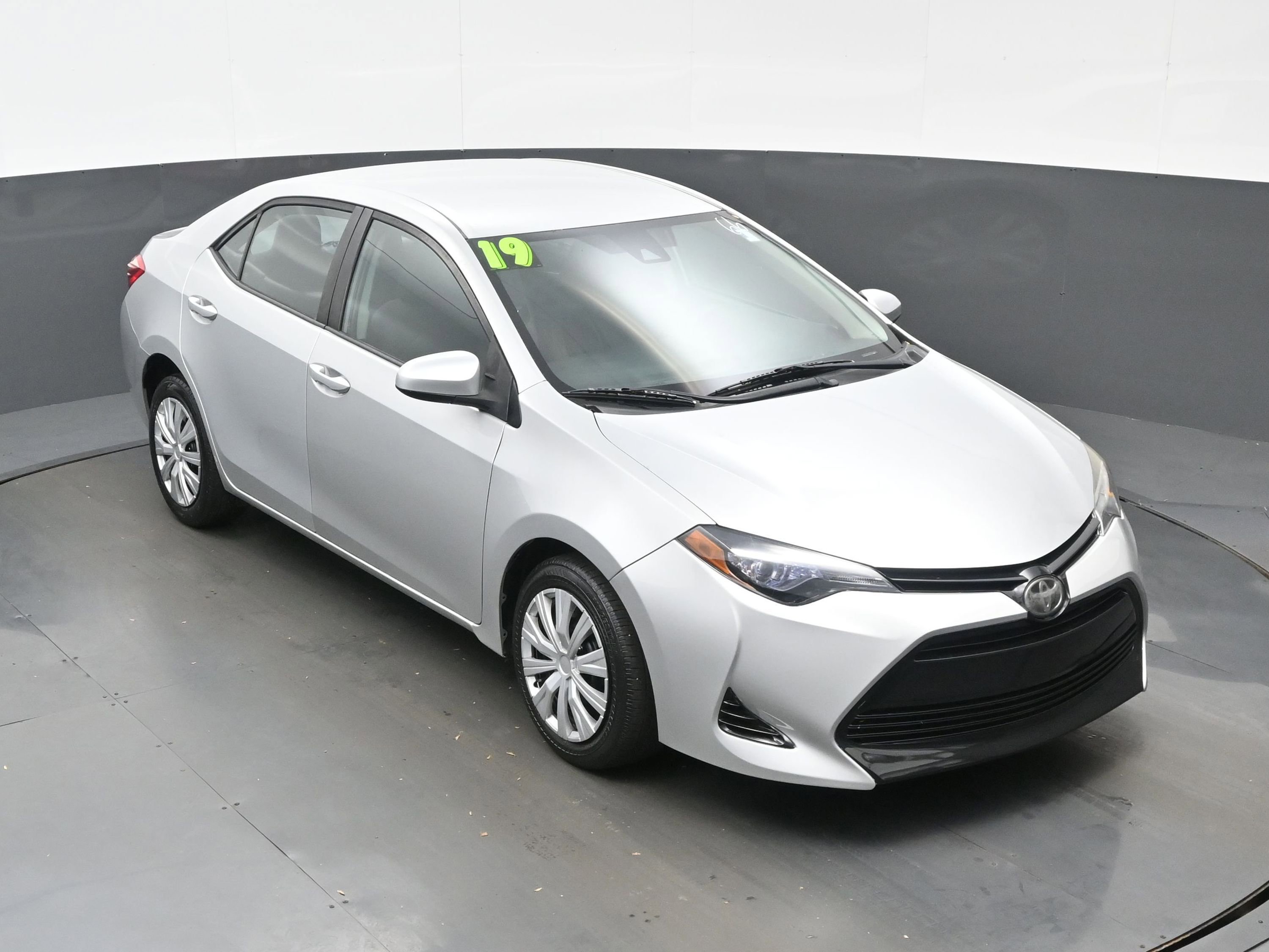 Used 2019 Toyota Corolla LE image 36