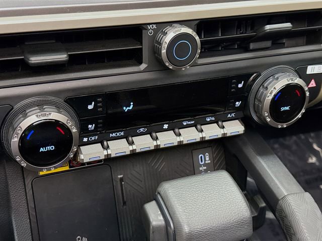 Used 2024 Toyota Tacoma TRD Sport image 16