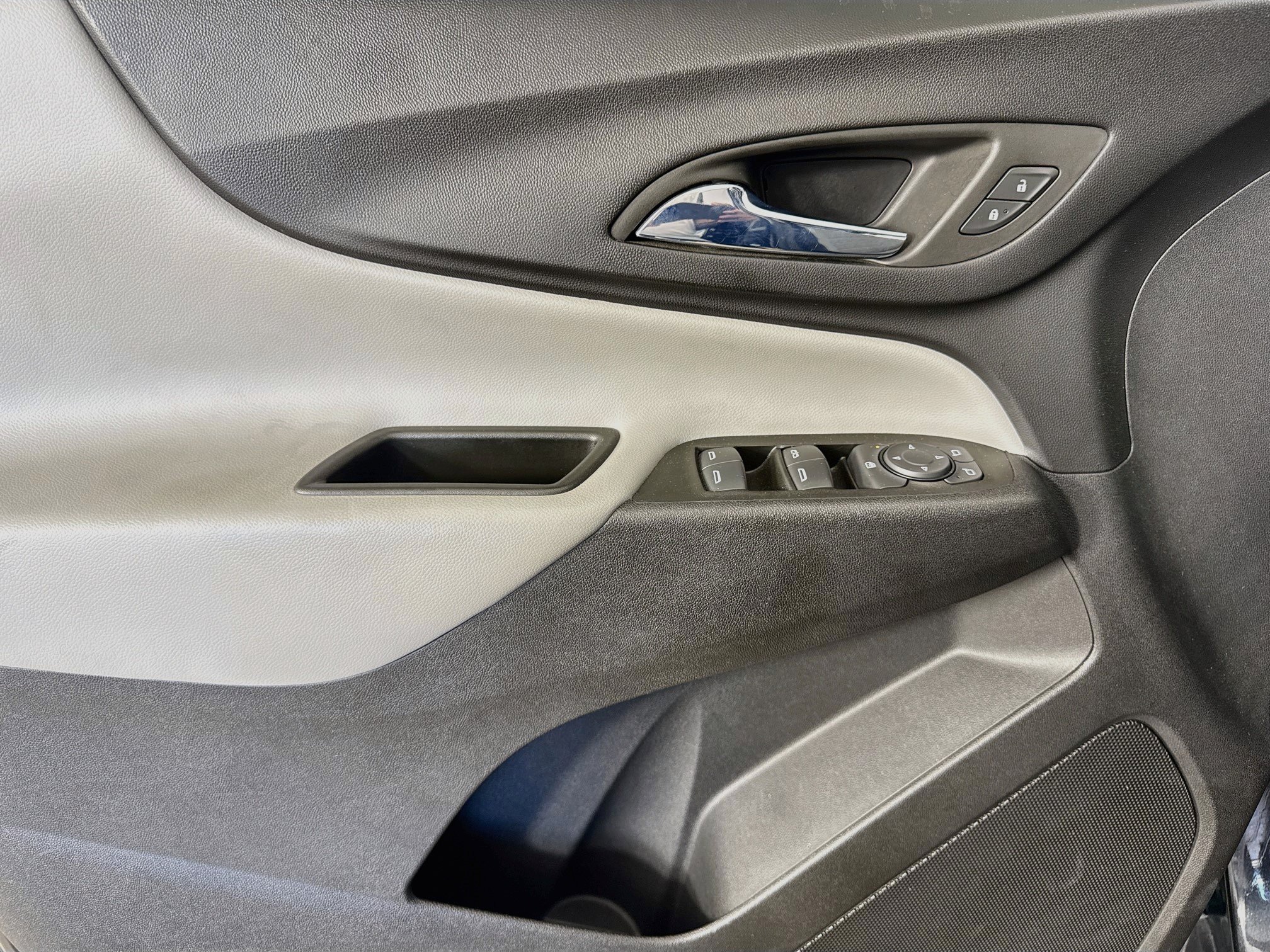 Used 2022 Chevrolet Equinox LS w/ LS Convenience Package FWD image 19