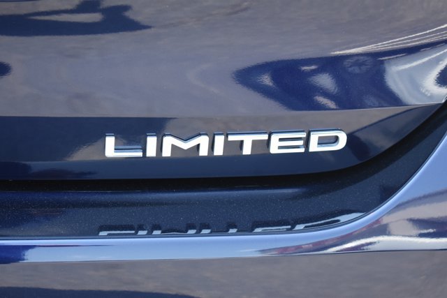 Used 2025 Toyota Highlander Limited FWD image 8