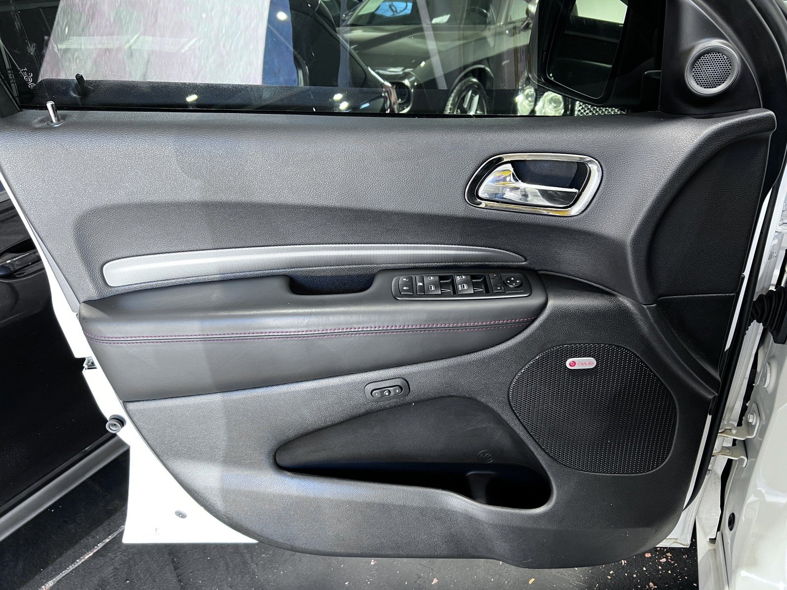 Used 2018 Dodge Durango R/T w/ Technology Group AWD/4WD image 30