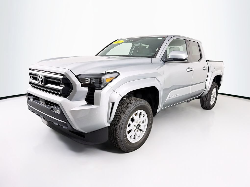 Used 2025 Toyota Tacoma SR5 AWD/4WD image 3
