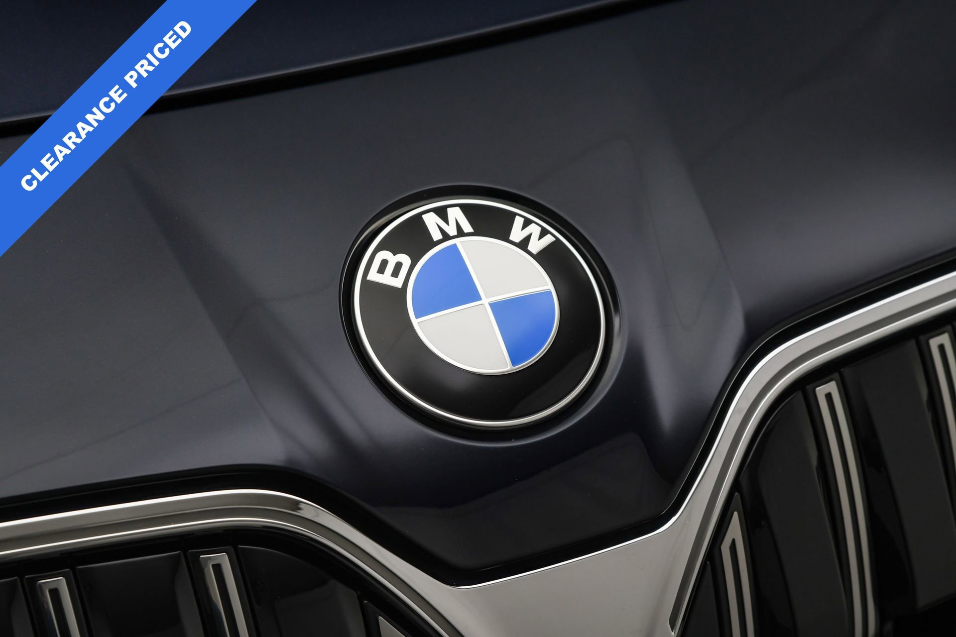 Used 2024 BMW 760i xDrive w/ Premium Package 2 image 27