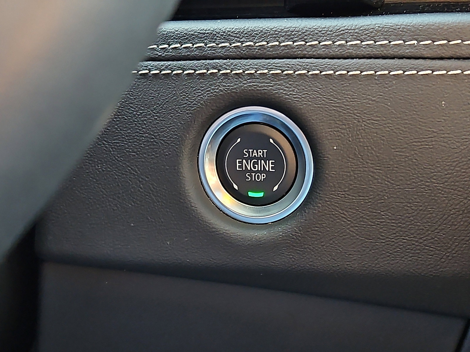 Certified 2025 Cadillac Escalade Sport w/ LPO, ONYX Package image 26