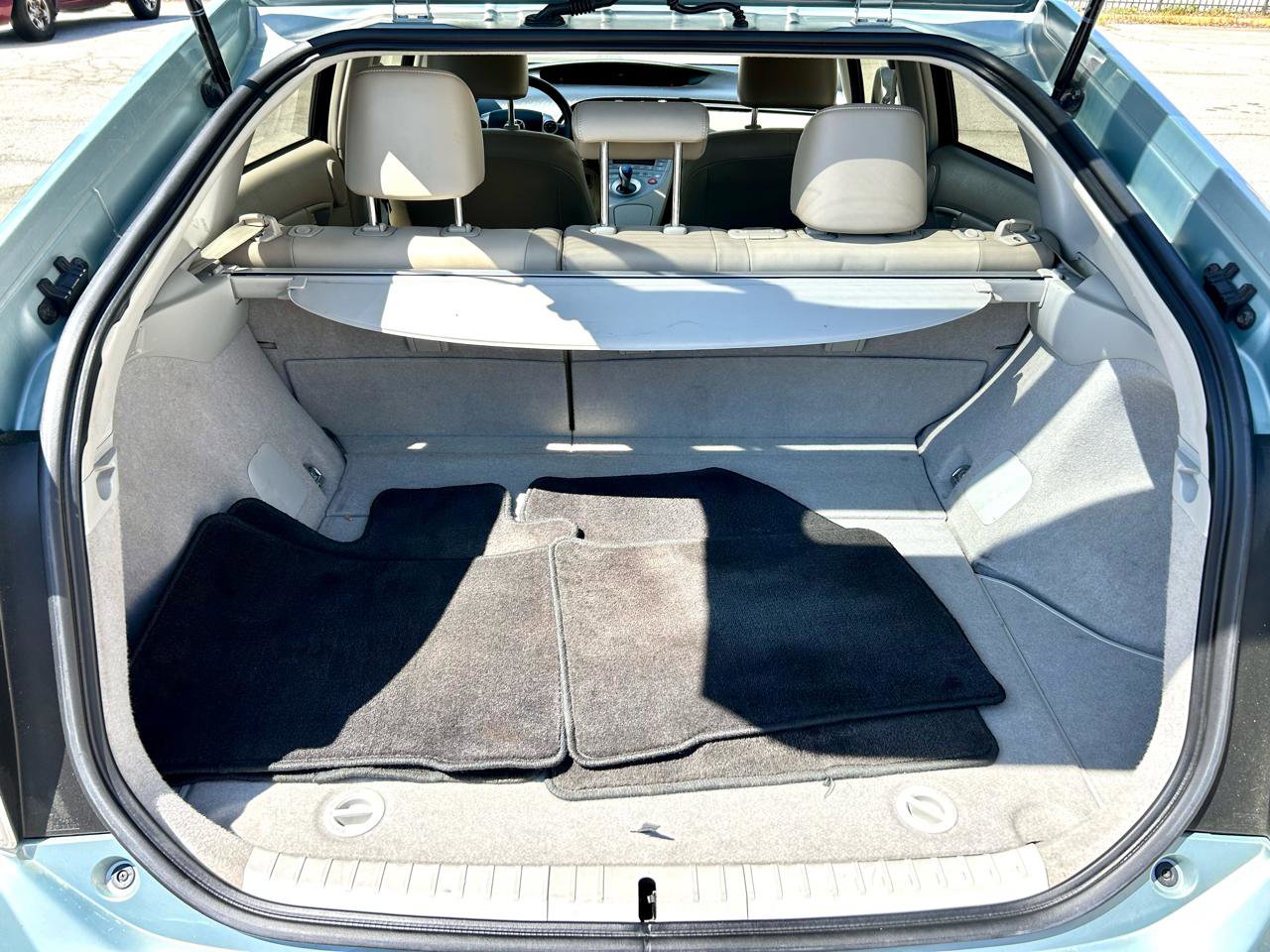 Used 2012 Toyota Prius Four w/ Deluxe Solar Roof Pkg FWD image 14