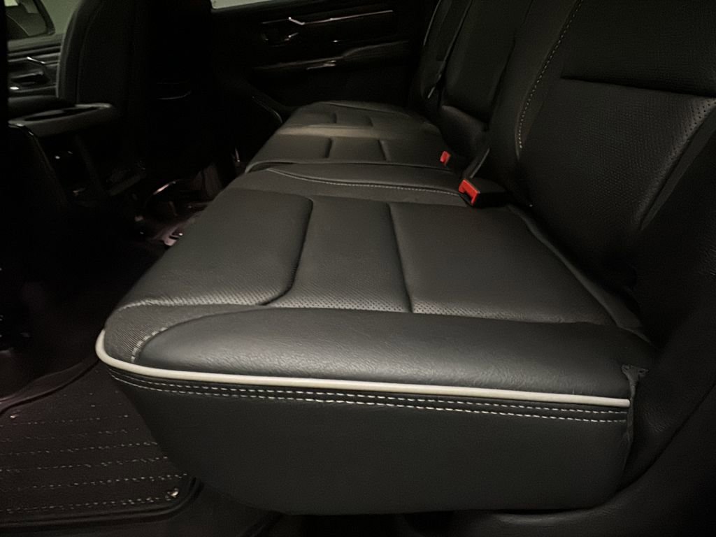 Used 2025 RAM 1500 Limited AWD/4WD image 14