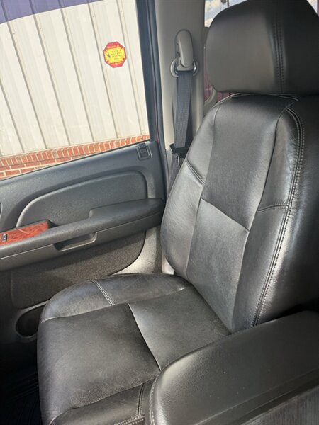 Used 2009 Chevrolet Avalanche LTZ AWD/4WD image 27