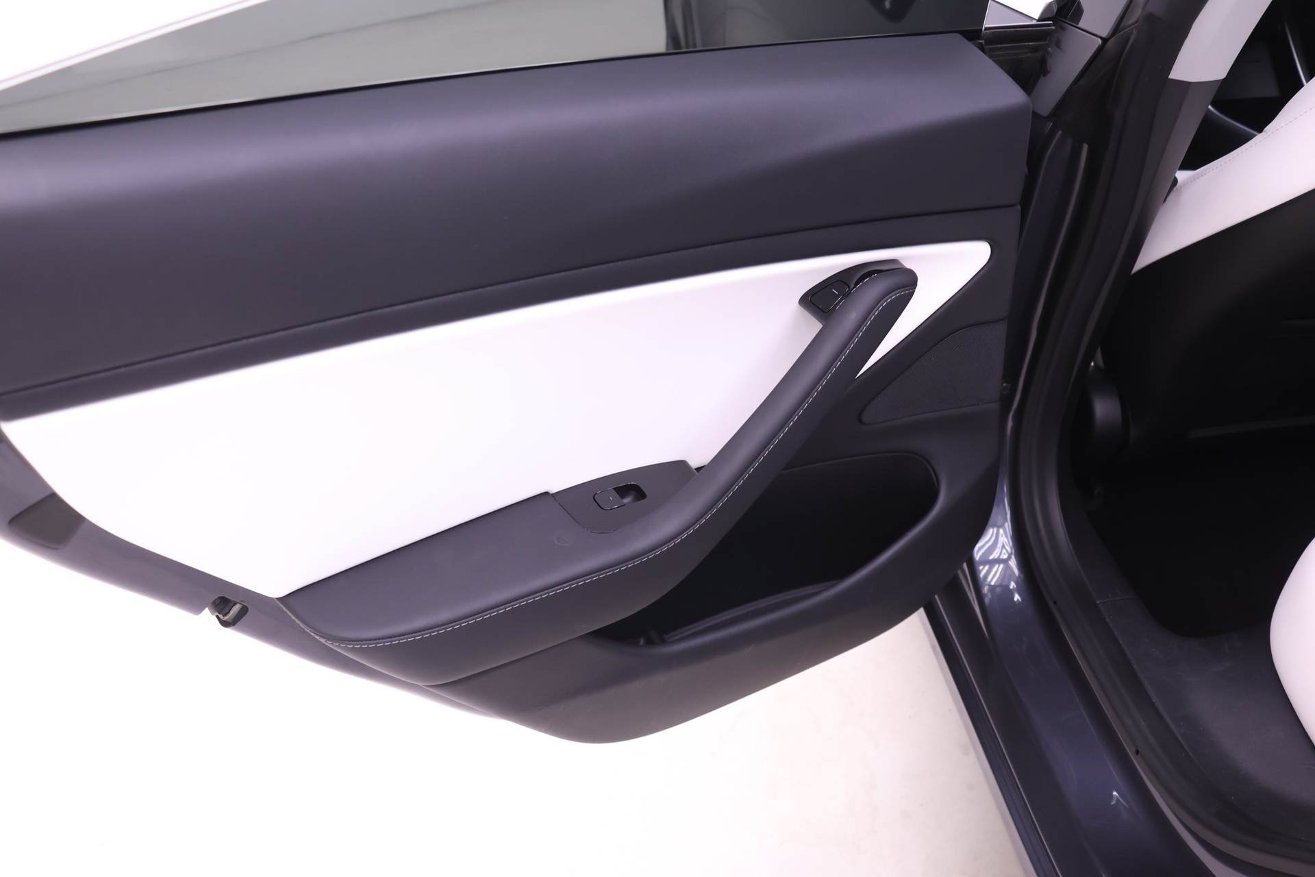 Used 2018 Tesla Model 3 Long Range AWD/4WD image 19