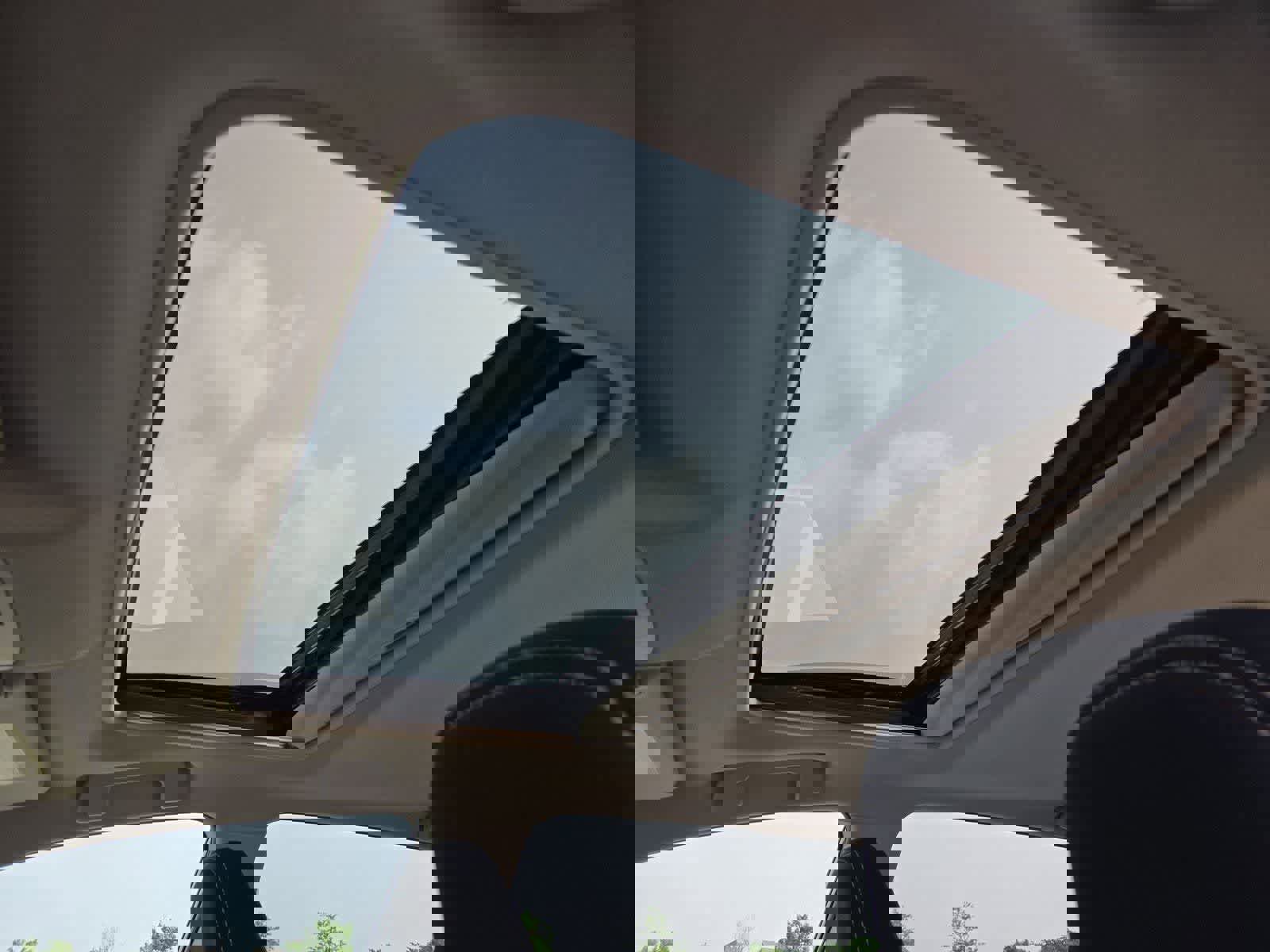 Used 2015 Toyota RAV4 XLE FWD image 18