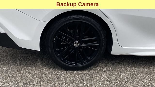 Used 2025 Toyota Camry SE FWD image 11