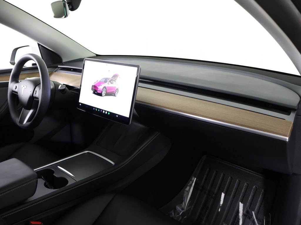 Used 2024 Tesla Model Y Long Range AWD/4WD image 29