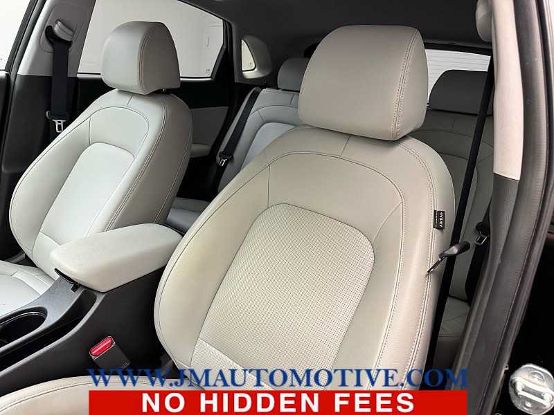 Used 2023 Hyundai Kona Limited AWD/4WD image 14