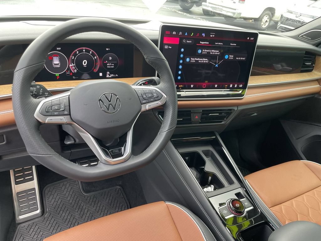 Certified 2026 Volkswagen Tiguan SEL R-Line AWD/4WD image 12
