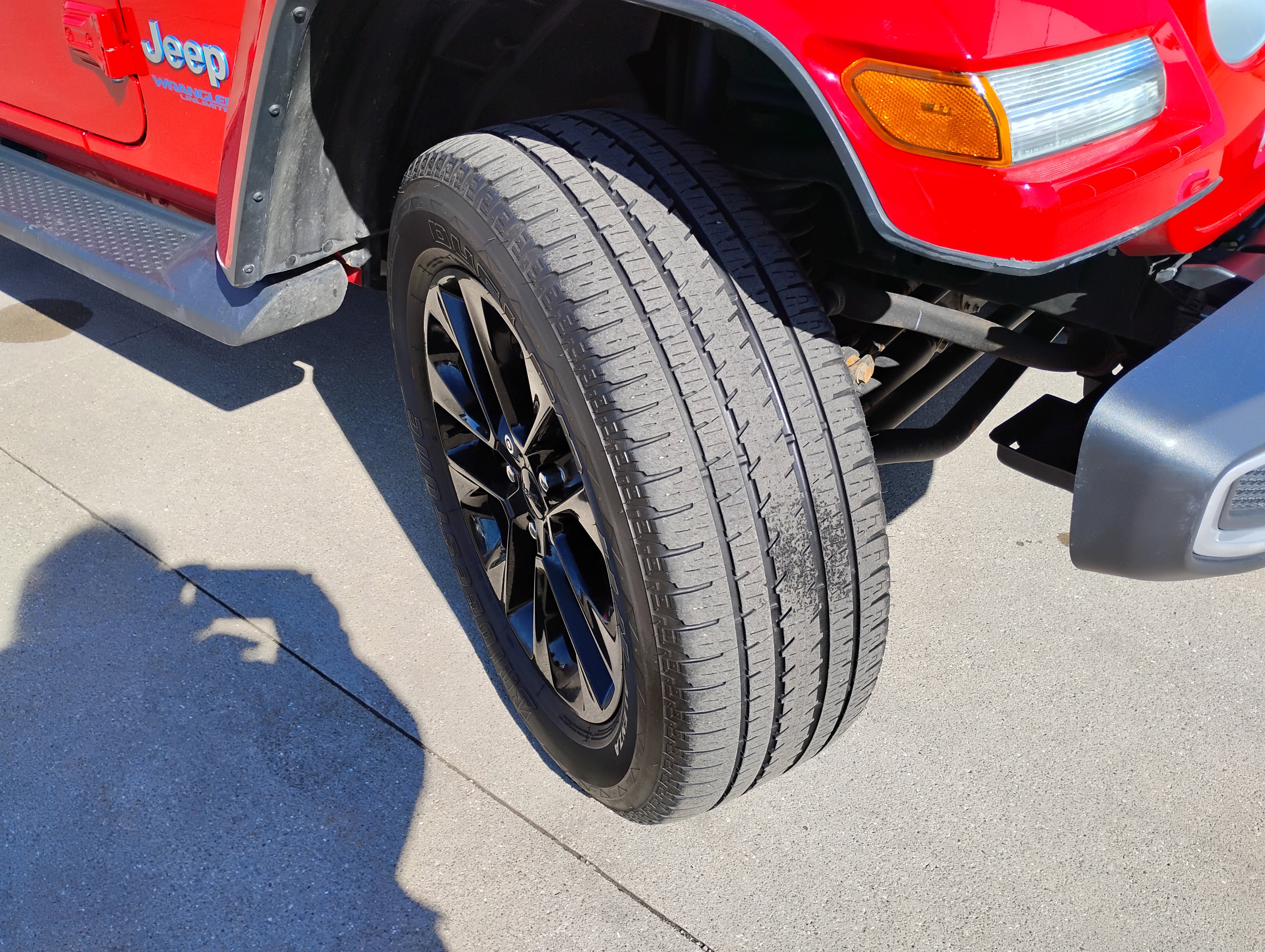 Used 2022 Jeep Wrangler Unlimited Sahara w/ Cold Weather Group image 28