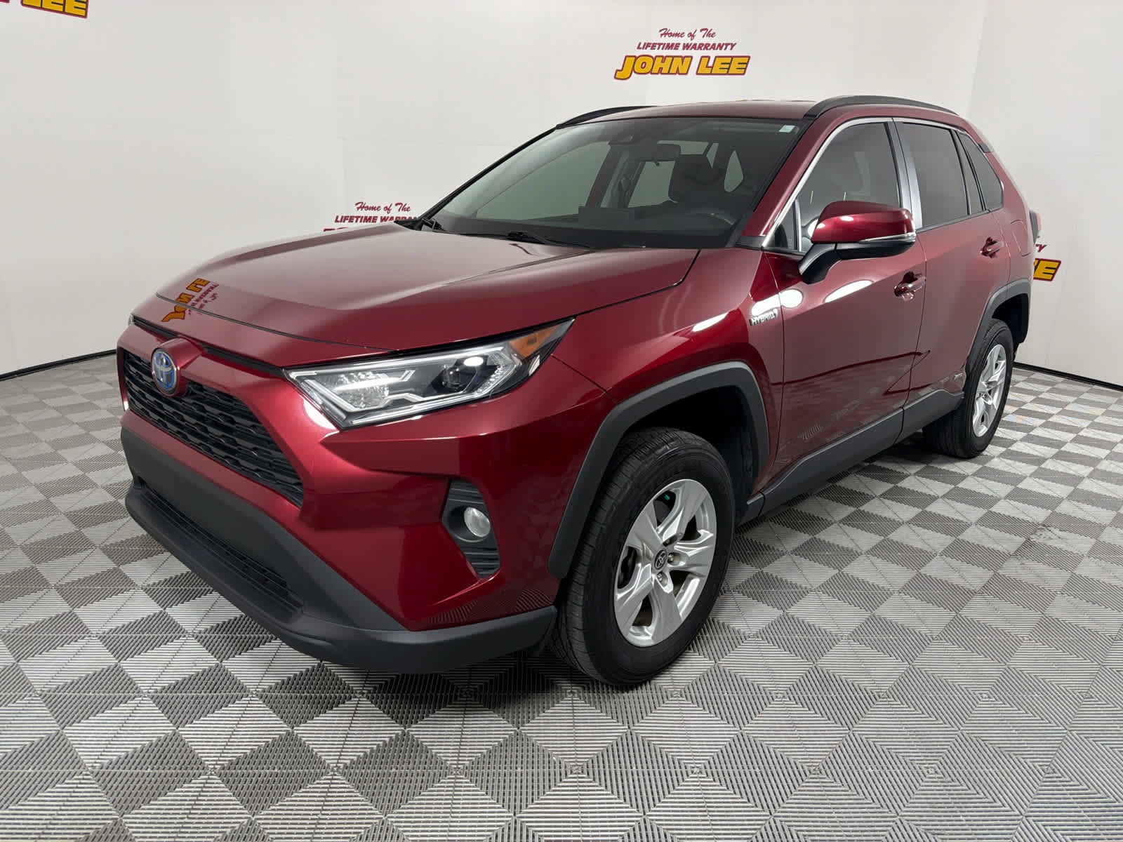 Used 2021 Toyota RAV4 XLE image 1