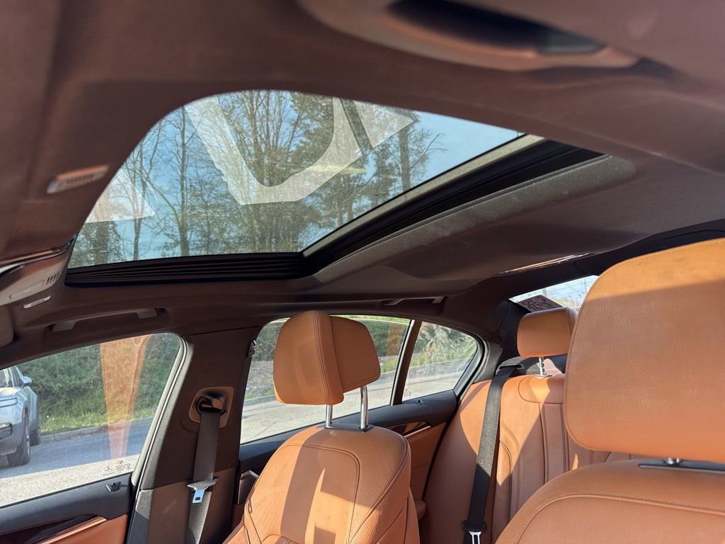 Used 2018 BMW 540i image 10