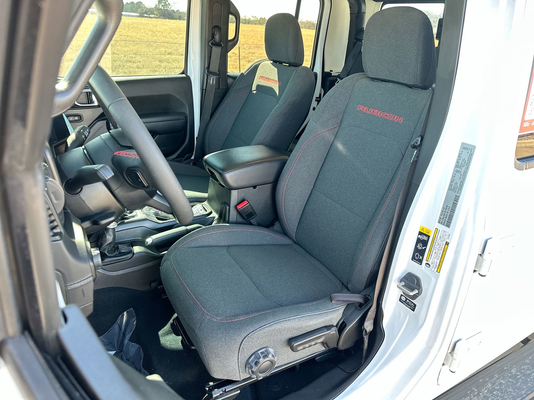 Used 2024 Jeep Gladiator Rubicon AWD/4WD image 11
