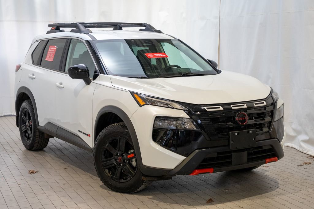Certified 2025 Nissan Rogue SV image 1