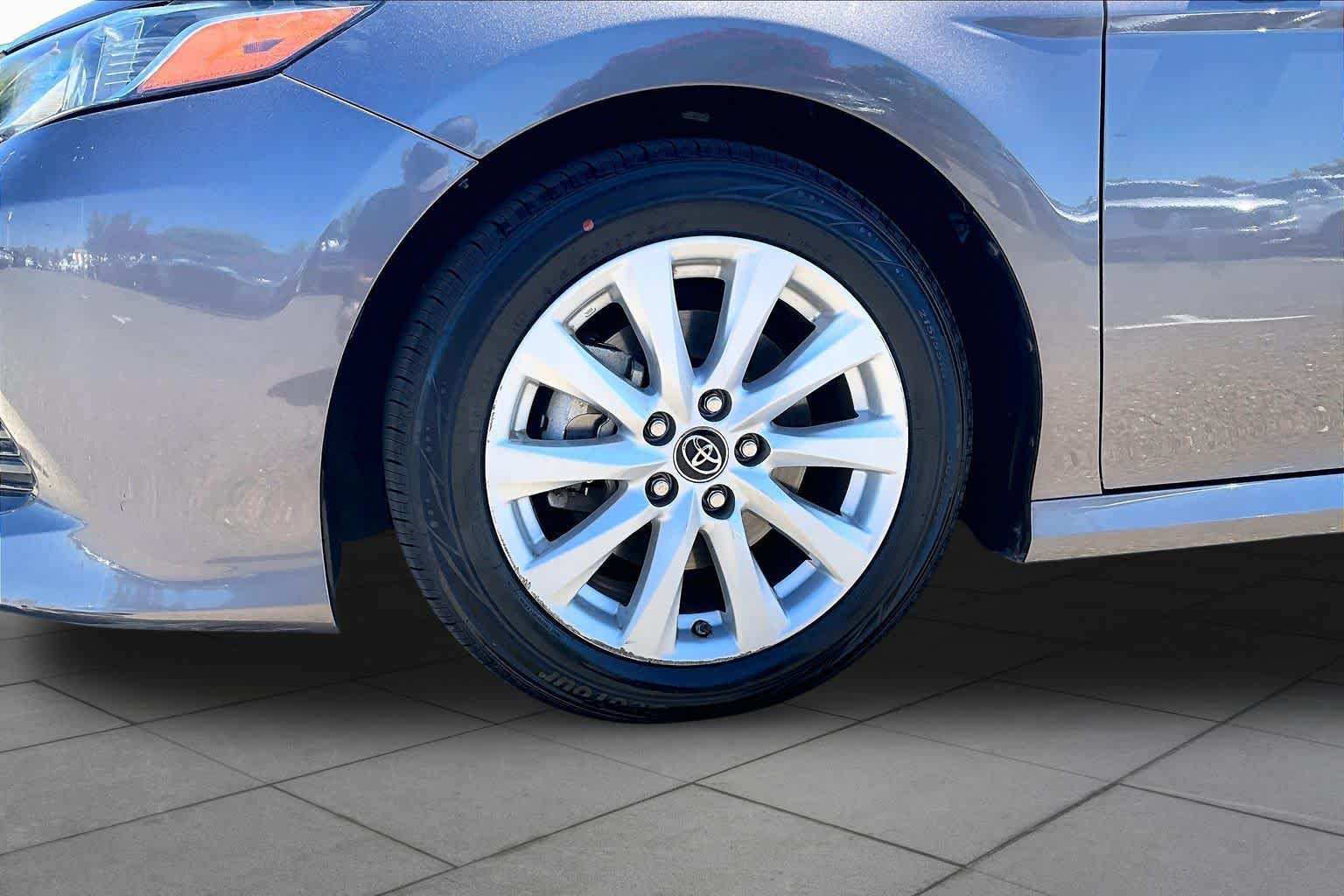 Used 2019 Toyota Camry LE FWD image 10