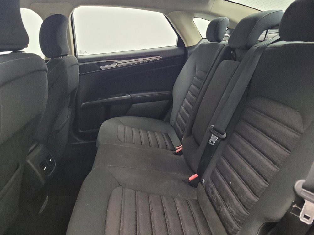 Used 2018 Ford Fusion SE w/ Fusion SE Technology Package image 18