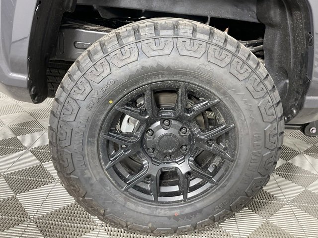 Used 2025 Toyota Tacoma SR5 image 9