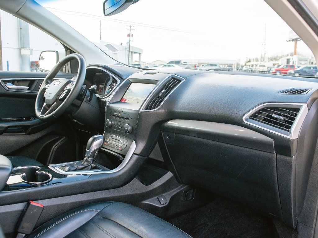 Used 2016 Ford Edge SEL w/ Equipment Group 201A image 38