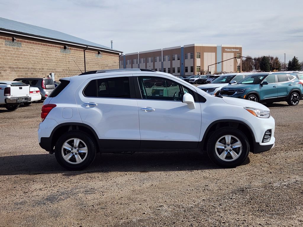 Used 2018 Chevrolet Trax LT w/ LT Convenience Package image 2
