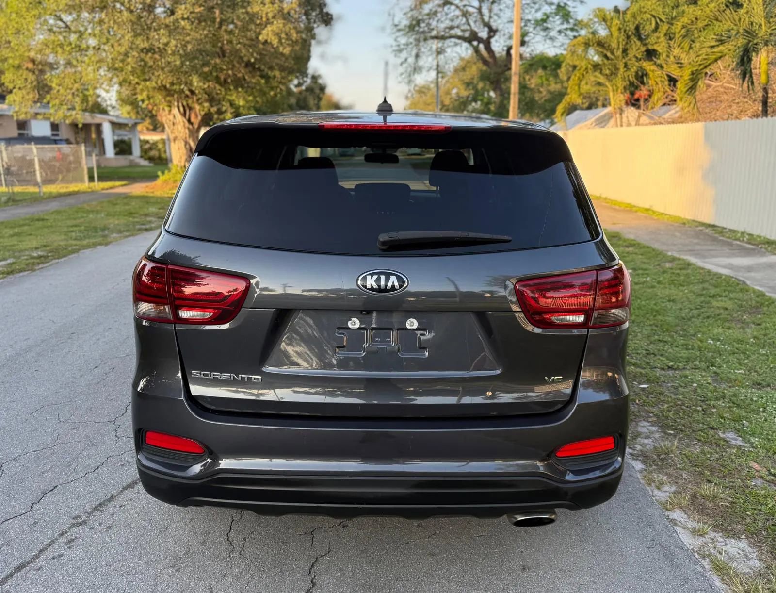 Used 2019 Kia Sorento LX image 9