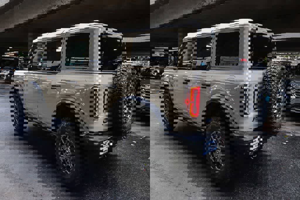 New 2025 Ford Bronco Badlands image 8