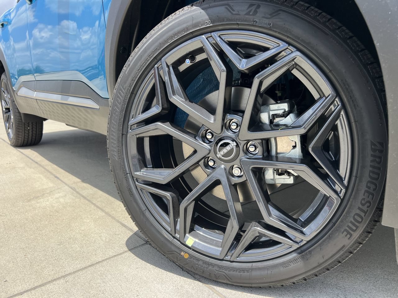 New 2026 Nissan Kicks SR w/ SR Premium Package FWD image 6