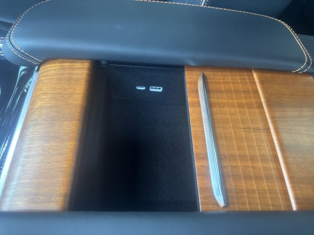 New 2025 Jeep Grand Wagoneer Series III w/ HD Trailer Tow Package image 34