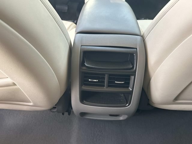Certified 2025 Cadillac XT5 Luxury FWD image 17