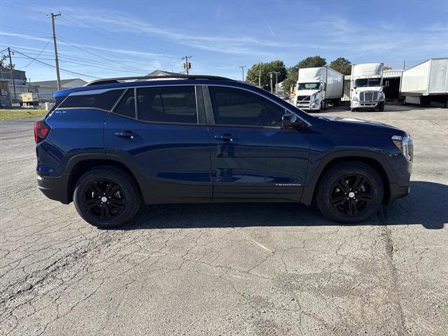 Used 2023 GMC Terrain SLE w/ Driver Convenience Package image 2