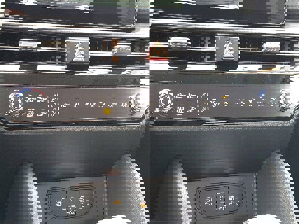 New 2026 Kia Sportage EX image 18