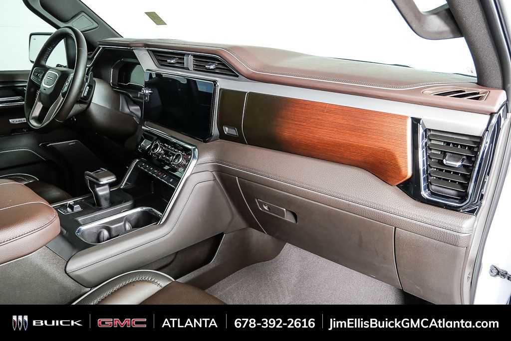 Used 2025 GMC Sierra 1500 Denali w/ Technology Package AWD/4WD image 25