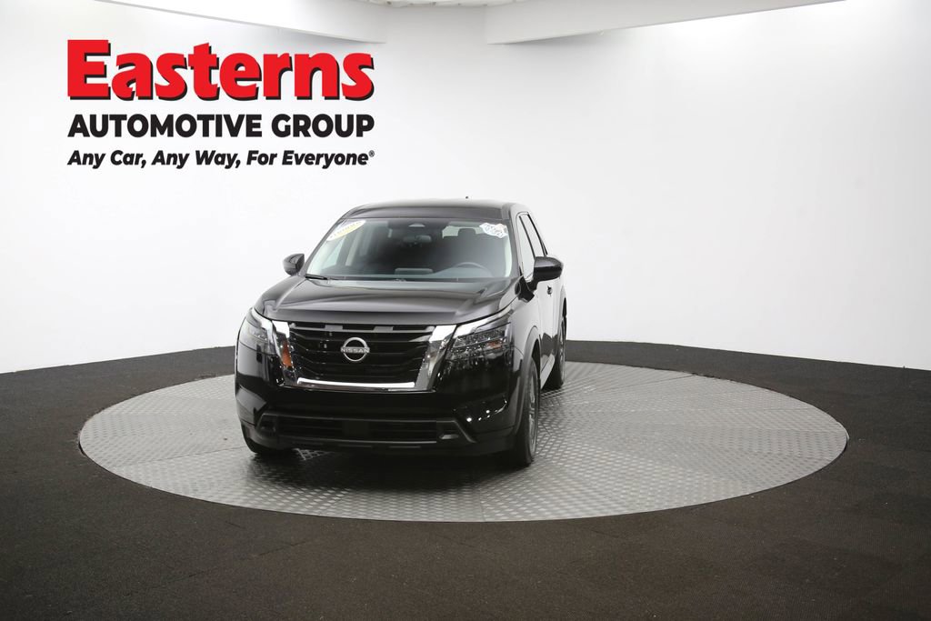 Used 2024 Nissan Pathfinder S image 54