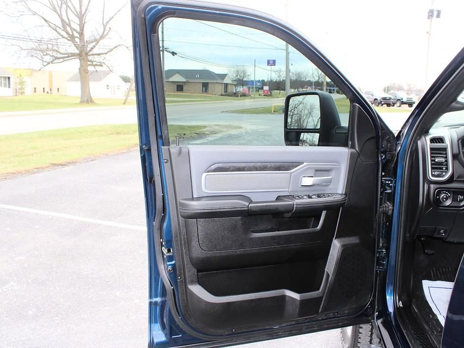 Used 2023 RAM 3500 Big Horn w/ Level B Equipment Group AWD/4WD image 24