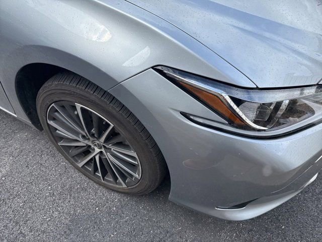 Used 2024 Lexus ES 250 w/ Premium Package image 8