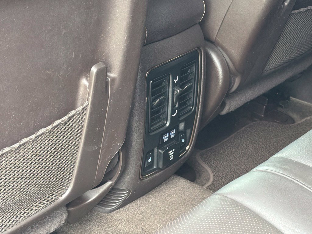 Used 2016 Jeep Grand Cherokee Summit AWD/4WD image 19